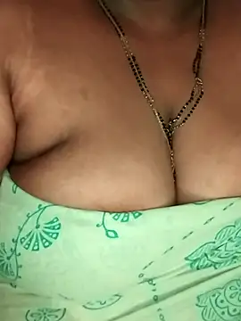 Snapshot of Sexy_Radhikaa chatting on 22, 6, 2026 Sexy Radhikaa online show from 22, 6, 2026