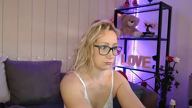 Snapshot of Lyscoquine chatting on 29, 11, 2025 Lyscoquine online show from 29, 11, 2025