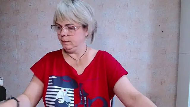 Snapshot of sweetsunset11 chatting on 18, 10, 2025 sweetsunset11 online show from 18, 10, 2025