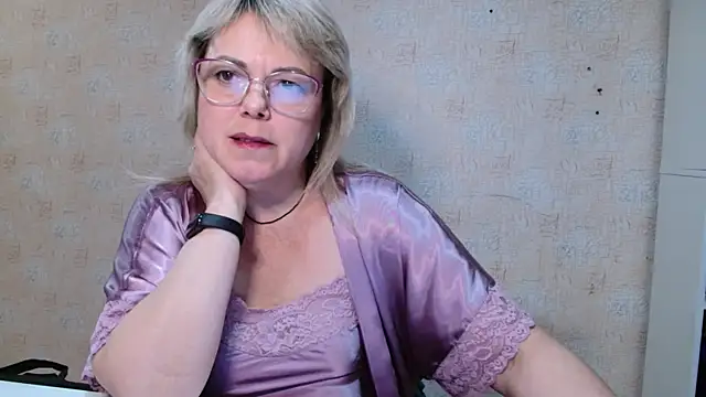 Snapshot of sweetsunset11 chatting on 11, 11, 2025 sweetsunset11 online show from 11, 11, 2025