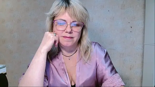 Snapshot of sweetsunset11 chatting on 2, 4, 2026 sweetsunset11 online show from 2, 4, 2026