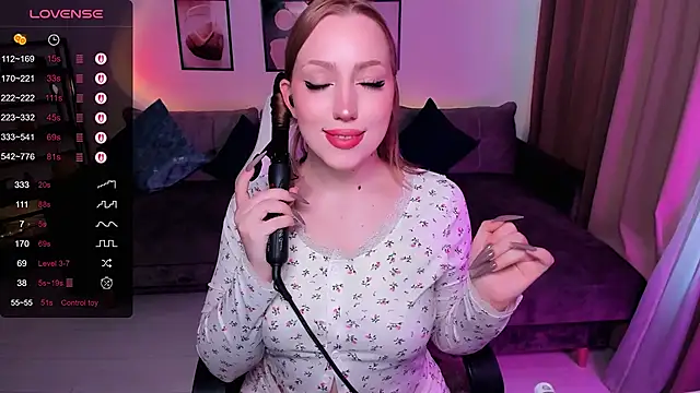 Jenny Luvv online show from 11, 9, 2025