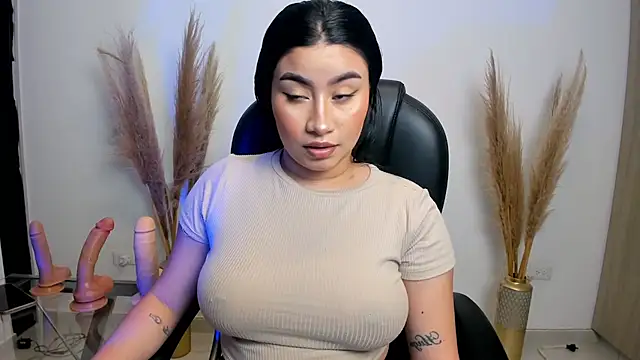 Snapshot of leylaclintonxx chatting on 28, 1, 2025 leylaclintonxx online show from 28, 1, 2025