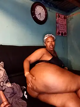Snapshot of curvyloneah75 chatting on 20, 9, 2025 curvyloneah75 online show from 20, 9, 2025