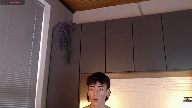 Snapshot of MattiDeLuca chatting on 26, 12, 2024 MattiDeLuca online show from 26, 12, 2024