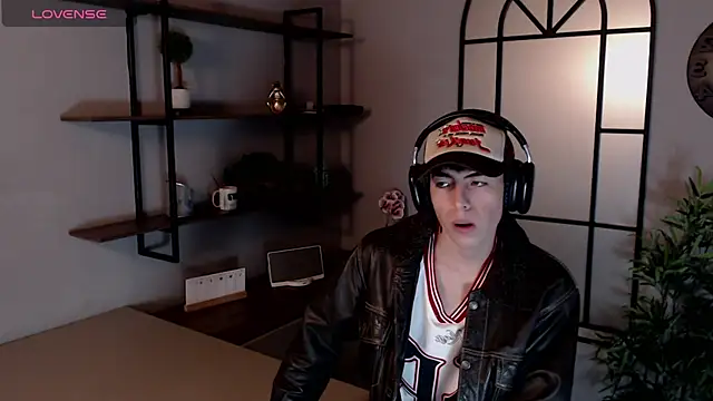 Snapshot of MattiDeLuca chatting on 25, 1, 2025 MattiDeLuca online show from 25, 1, 2025