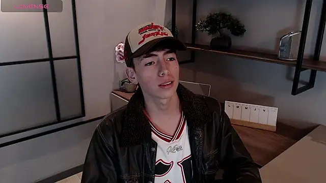 Snapshot of MattiDeLuca chatting on 25, 1, 2025 MattiDeLuca online show from 25, 1, 2025