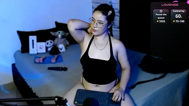 Snapshot of DollCam__ chatting on 9, 12, 2024 DollCam online show from 9, 12, 2024