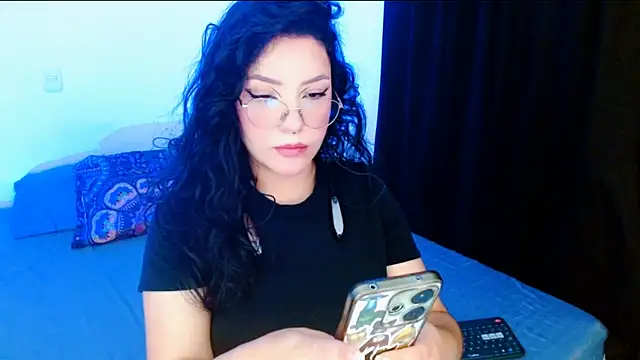 Snapshot of DollCam__ chatting on 7, 10, 2025 DollCam online show from 7, 10, 2025