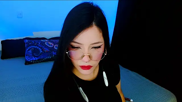 Snapshot of DollCam__ chatting on 16, 10, 2025 DollCam online show from 16, 10, 2025