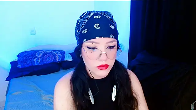 Snapshot of DollCam__ chatting on 29, 10, 2025 DollCam online show from 29, 10, 2025