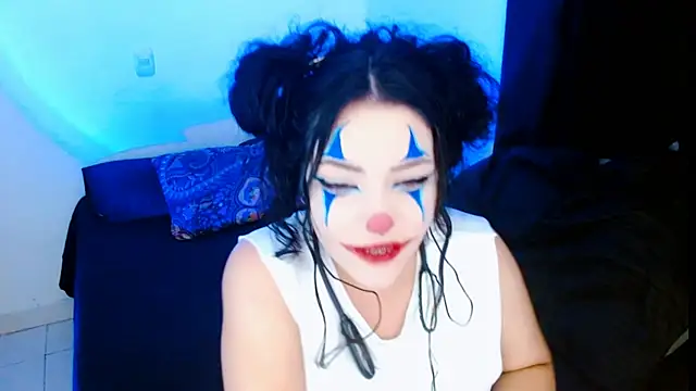 Snapshot of DollCam__ chatting on 31, 10, 2025 DollCam online show from 31, 10, 2025