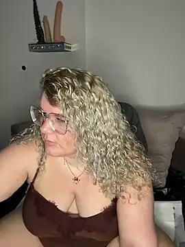 CurvyAnonymousGirl89 online show from 24, 1, 2025
