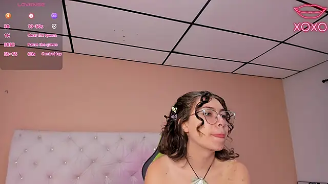 Snapshot of mariie_tayy chatting on 7, 3, 2025 mariie tayy online show from 7, 3, 2025