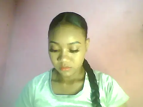 Snapshot of Fariana01 chatting on 25, 12, 2024 Fariana01 online show from 25, 12, 2024