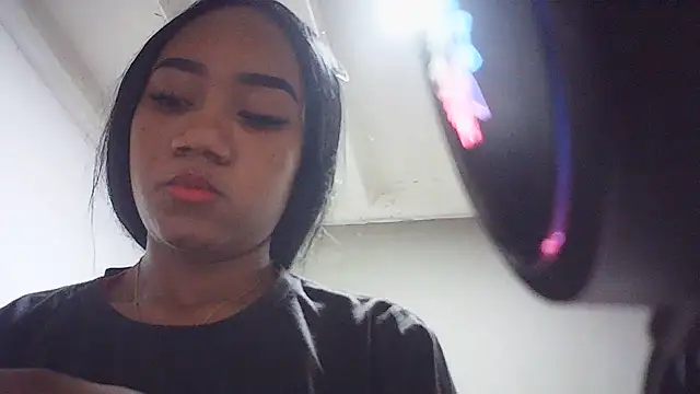 Snapshot of Fariana01 chatting on 17, 6, 2026 Fariana01 online show from 17, 6, 2026