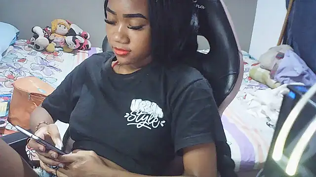 Snapshot of Fariana01 chatting on 5, 7, 2026 Fariana01 online show from 5, 7, 2026