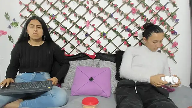 Snapshot of abby_eemily chatting on 13, 2, 2025 abby eemily online show from 13, 2, 2025
