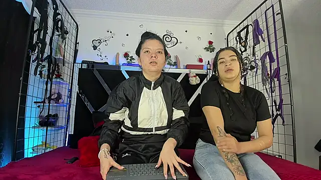 Snapshot of thedream_girls chatting on 19, 11, 2025 thedream girls online show from 19, 11, 2025