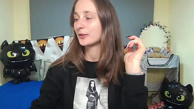 MichelLeee online show from 28, 10, 2025