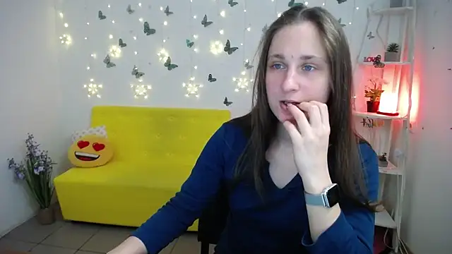 Snapshot of MichelLeee chatting on 17, 4, 2026 MichelLeee online show from 17, 4, 2026