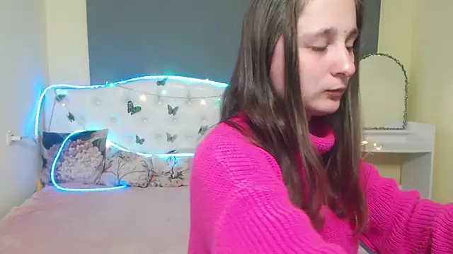 Snapshot of MichelLeee chatting on 21, 4, 2026 MichelLeee online show from 21, 4, 2026