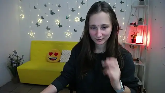 Snapshot of MichelLeee chatting on 23, 4, 2026 MichelLeee online show from 23, 4, 2026
