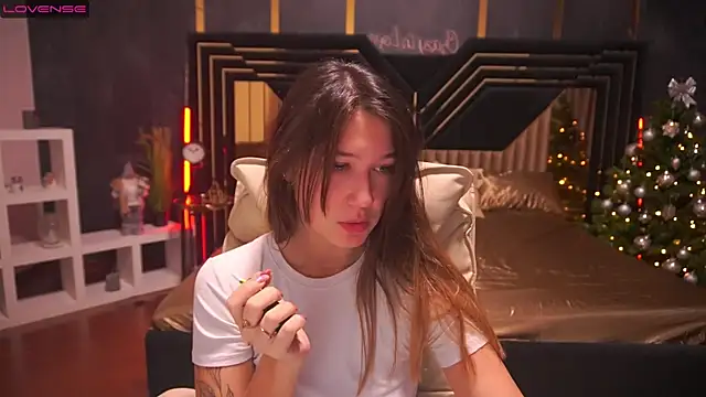 DreamyLinaa online show from 9, 12, 2024