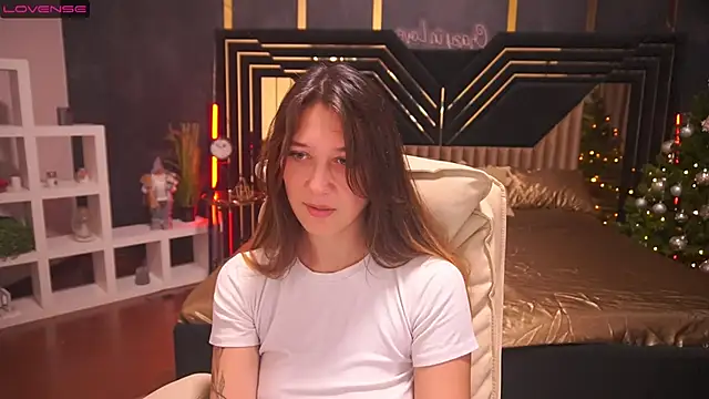 DreamyLinaa online show from 9, 12, 2024