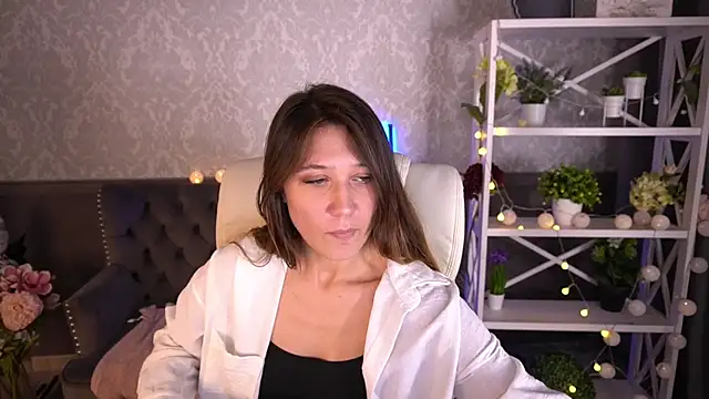 DreamyLinaa online show from 13, 12, 2024