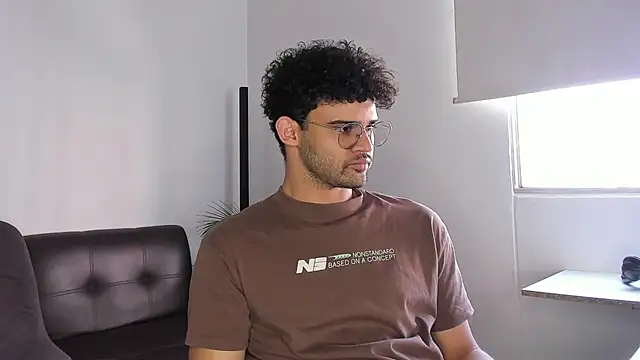 andrewChris  online show from 5, 11, 2025