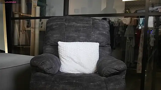 Snapshot of DimitriSullivan_ chatting on 2, 2, 2025 DimitriSullivan  online show from 2, 2, 2025