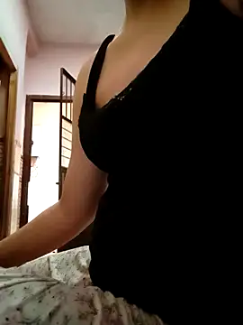 Snapshot of yara-25 chatting on 13, 9, 2025 yara-25 online show from 13, 9, 2025
