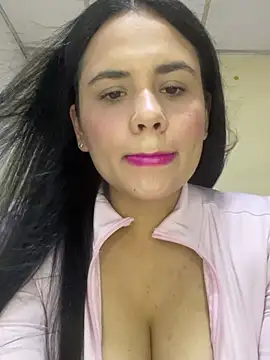 Leyna Kenet online show from 17, 5, 2026
