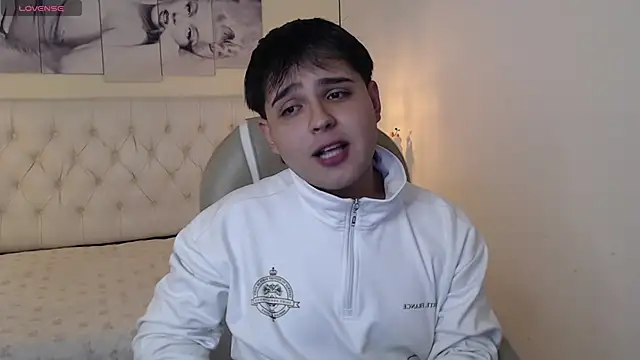 Snapshot of AndrewPherson chatting on 10, 1, 2025 AndrewPherson online show from 10, 1, 2025