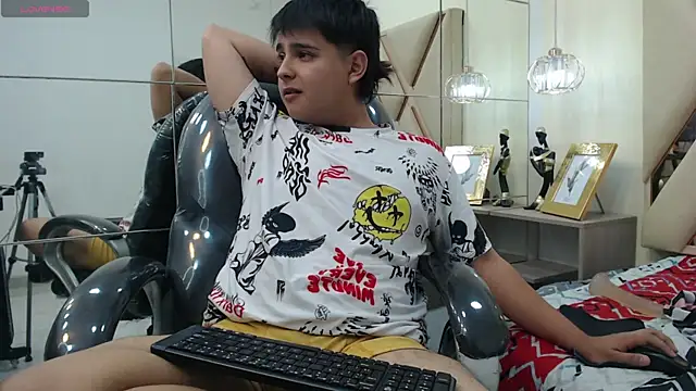 Snapshot of AndrewPherson chatting on 29, 1, 2025 AndrewPherson online show from 29, 1, 2025