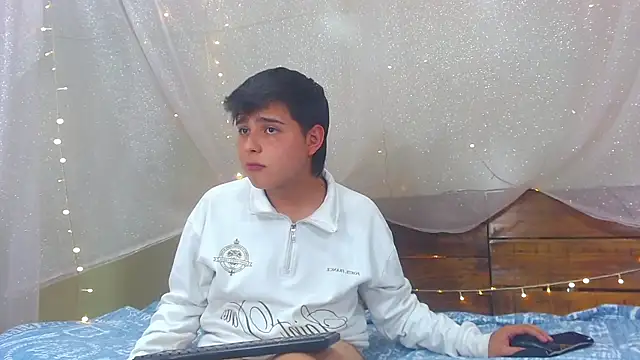 Snapshot of AndrewPherson chatting on 20, 2, 2025 AndrewPherson online show from 20, 2, 2025