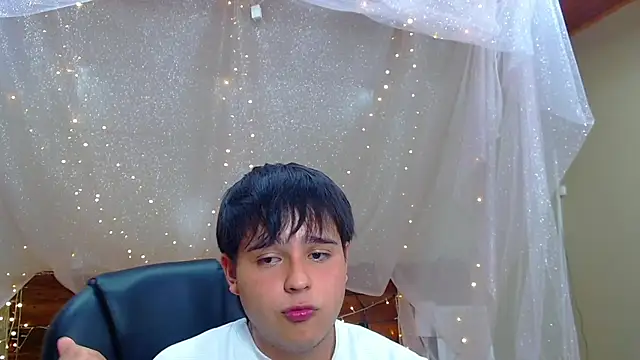 Snapshot of AndrewPherson chatting on 26, 2, 2025 AndrewPherson online show from 26, 2, 2025