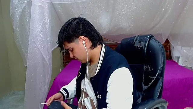 Snapshot of AndrewPherson chatting on 14, 3, 2025 AndrewPherson online show from 14, 3, 2025