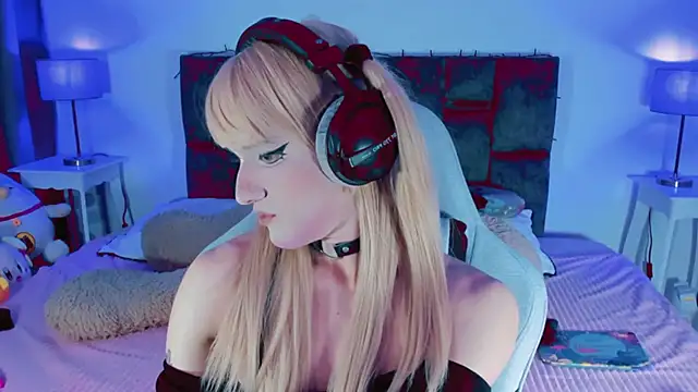 Snapshot of Kirmyy_ chatting on 19, 9, 2025 Kirmyy  online show from 19, 9, 2025