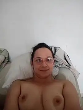 nicolle milf1978 online show from 29, 5, 2026
