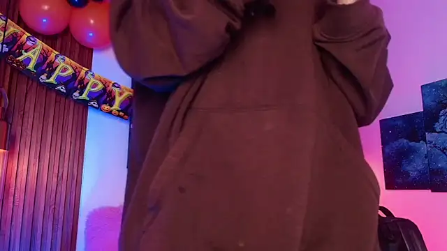 Snapshot of Noah_Xitruxx chatting on 8, 10, 2025 Noah Xitruxx online show from 8, 10, 2025