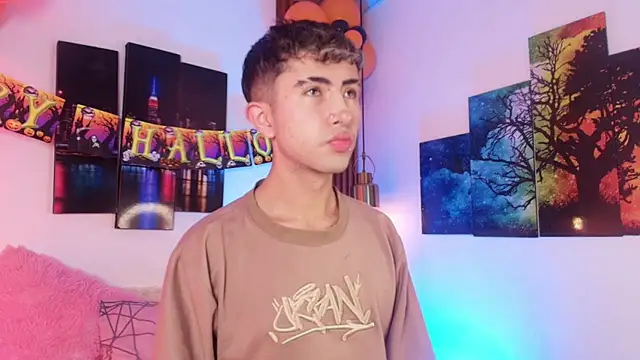 Snapshot of Noah_Xitruxx chatting on 11, 10, 2025 Noah Xitruxx online show from 11, 10, 2025