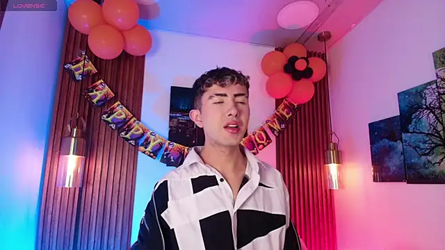 Snapshot of Noah_Xitruxx chatting on 19, 10, 2025 Noah Xitruxx online show from 19, 10, 2025