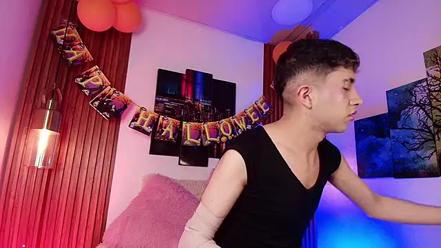 Snapshot of Noah_Xitruxx chatting on 25, 10, 2025 Noah Xitruxx online show from 25, 10, 2025