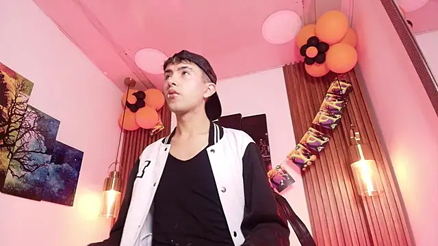 Snapshot of Noah_Xitruxx chatting on 31, 10, 2025 Noah Xitruxx online show from 31, 10, 2025