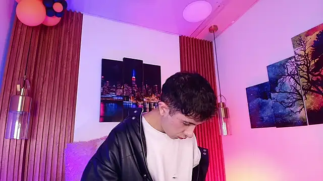 Snapshot of Noah_Xitruxx chatting on 10, 11, 2025 Noah Xitruxx online show from 10, 11, 2025