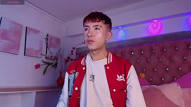 Snapshot of Noah_Xitruxx chatting on 12, 11, 2025 Noah Xitruxx online show from 12, 11, 2025