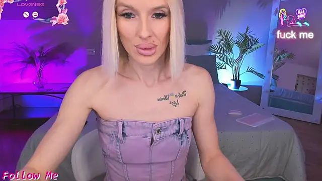 Snapshot of Lana_kitty__ chatting on 5, 4, 2026 Lana kitty online show from 5, 4, 2026