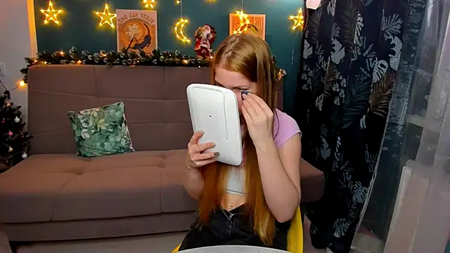 Snapshot of Xloe_Queen chatting on 9, 12, 2024 Xloe Queen online show from 9, 12, 2024